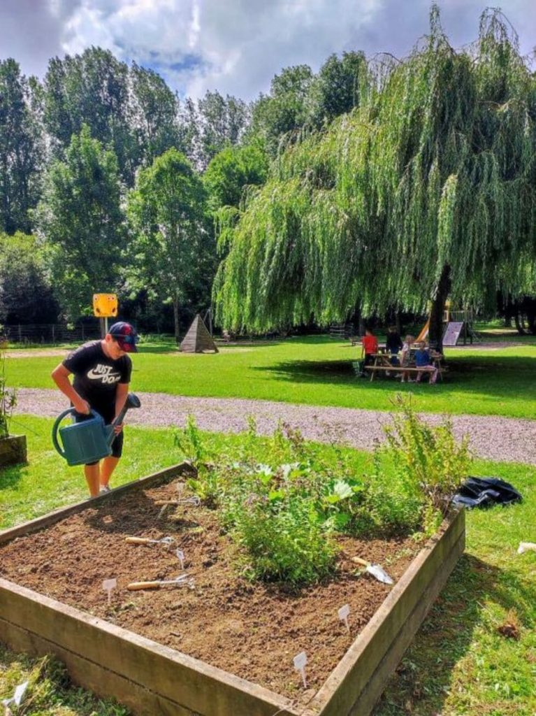 Atelier potager lors du séjour